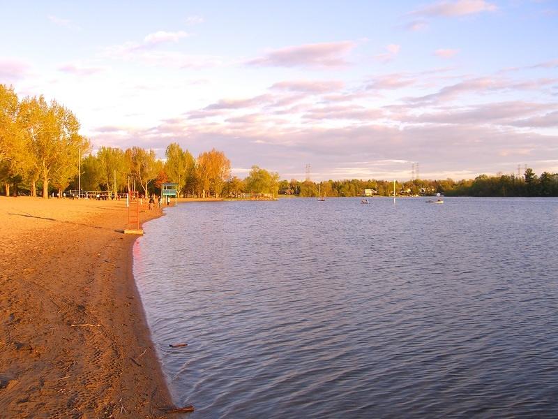 mooneys bay beach2